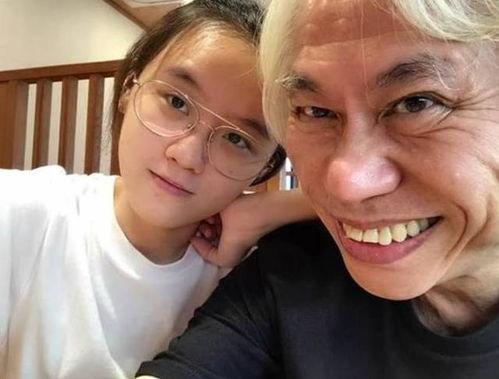 娱乐圈的爷孙恋,跨越年龄界限的爱情传奇